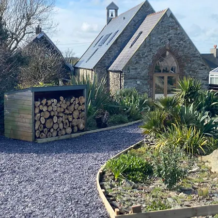 Converted Chapel - Sant Pedr Newydd - With Sea Views Amlwch Exterior photo