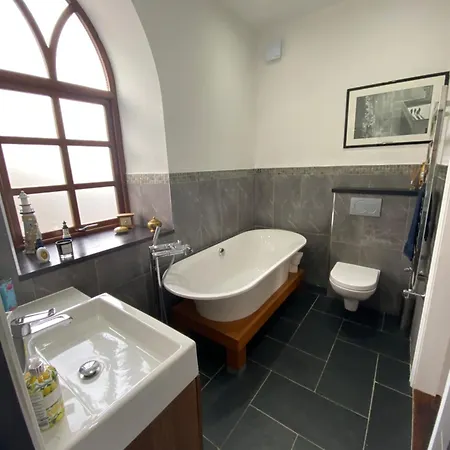 Converted Chapel - Sant Pedr Newydd - With Sea Views Amlwch Exterior photo