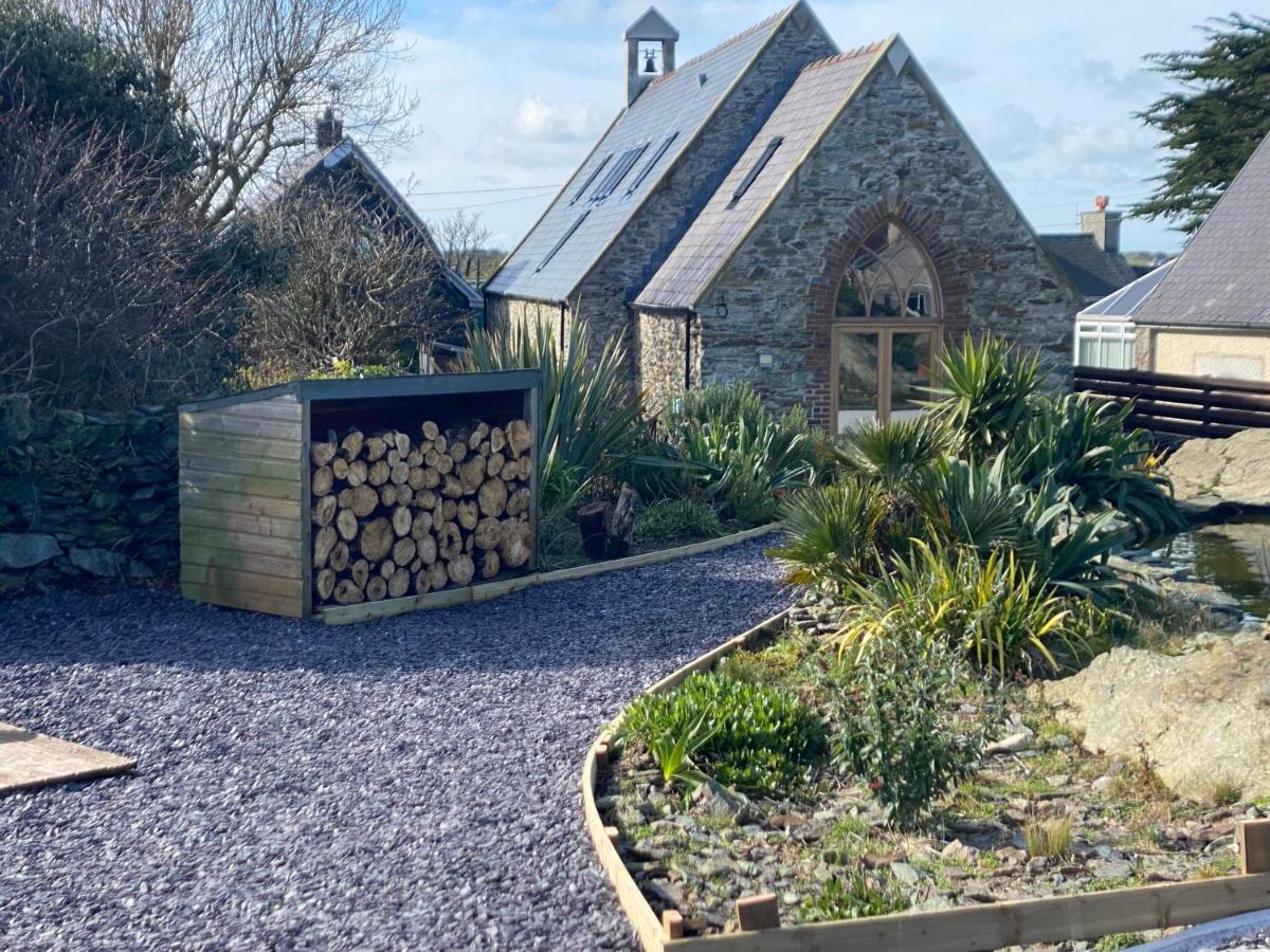 Converted Chapel - Sant Pedr Newydd - With Sea Views Holiday home Amlwch