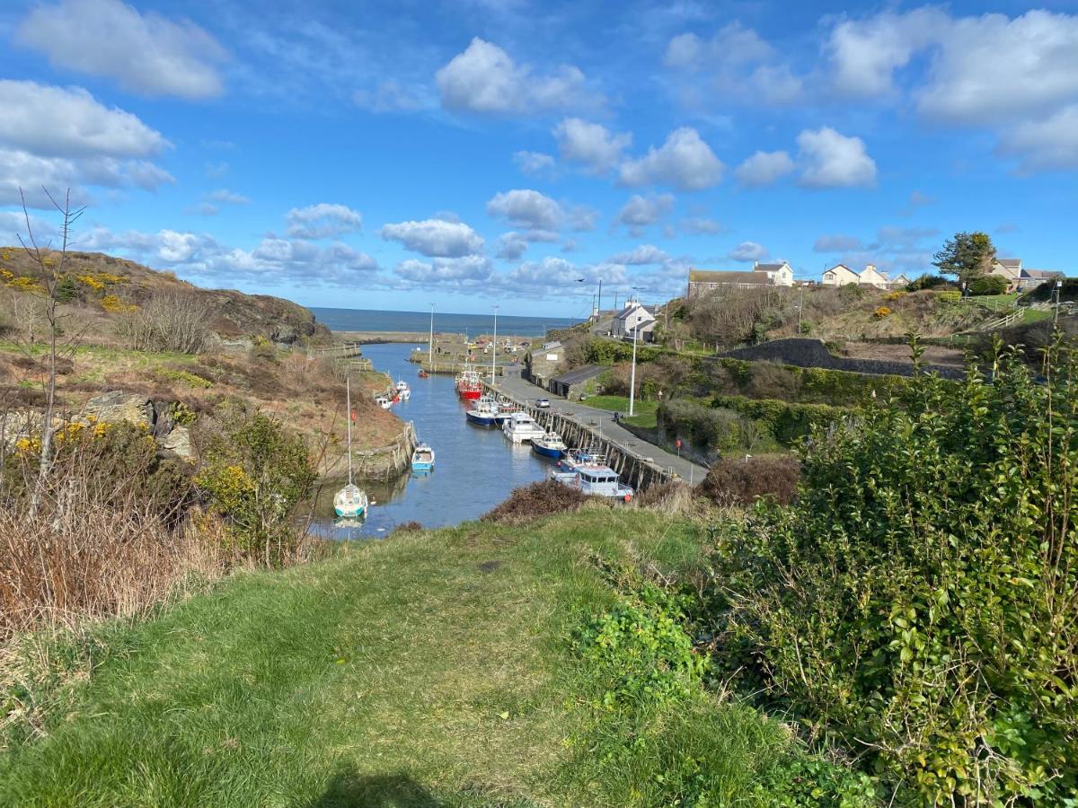 Holiday home Converted Chapel - Sant Pedr Newydd - With Sea Views *