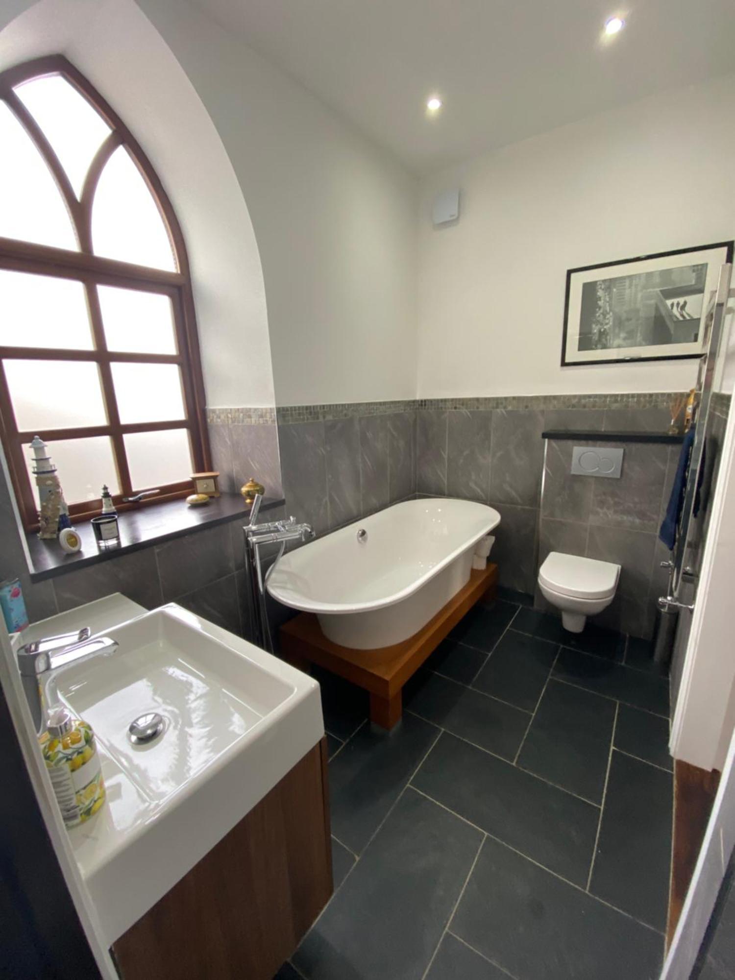 Converted Chapel - Sant Pedr Newydd - With Sea Views * Amlwch