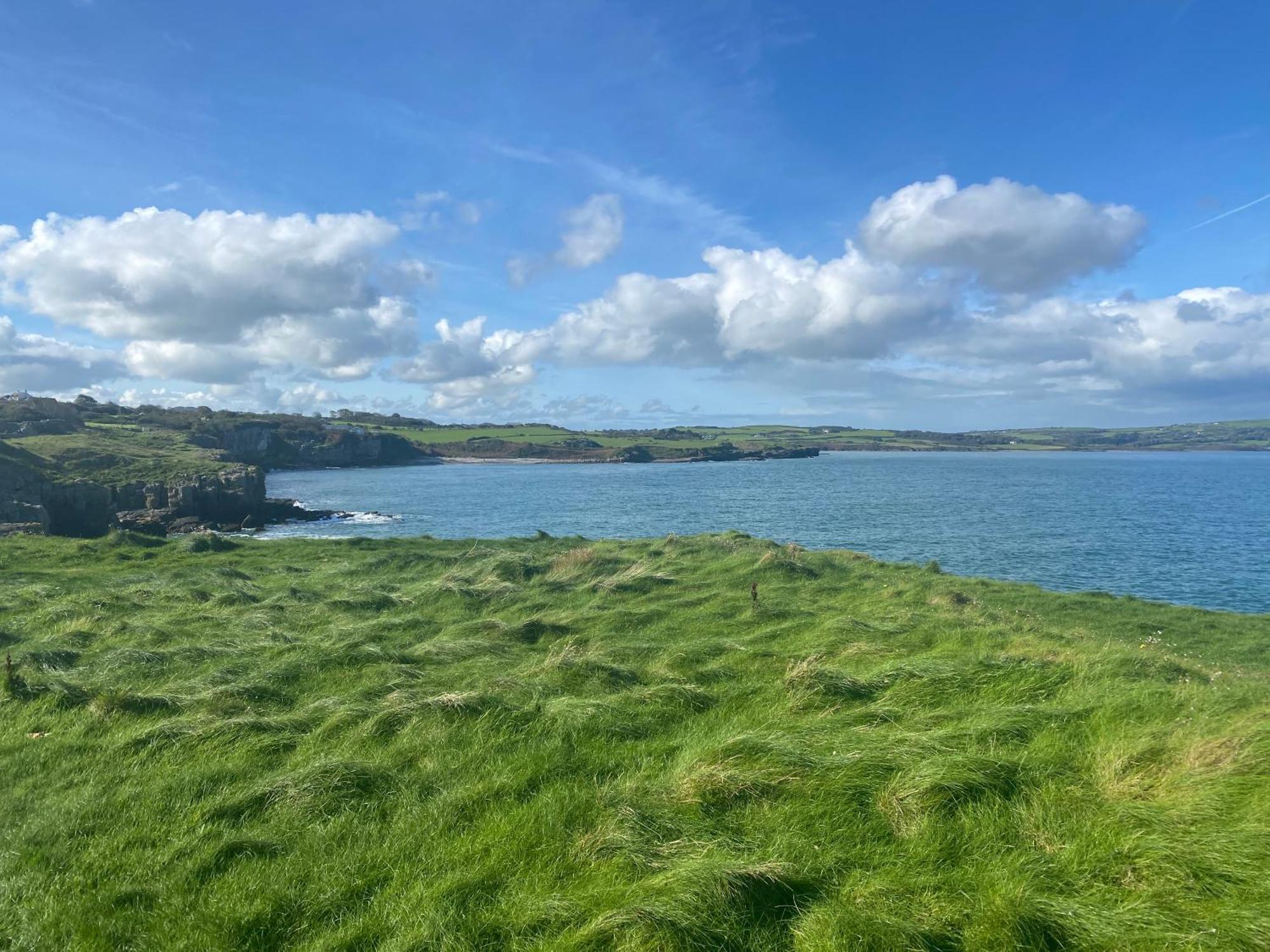 Holiday home Converted Chapel - Sant Pedr Newydd - With Sea Views *